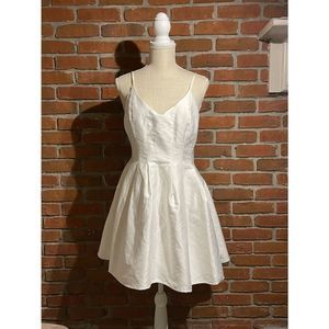 DO + BE Soft WHITE A-line fitted DRESS for GRADUATION / BRIDAL/ WEDDING Medium M